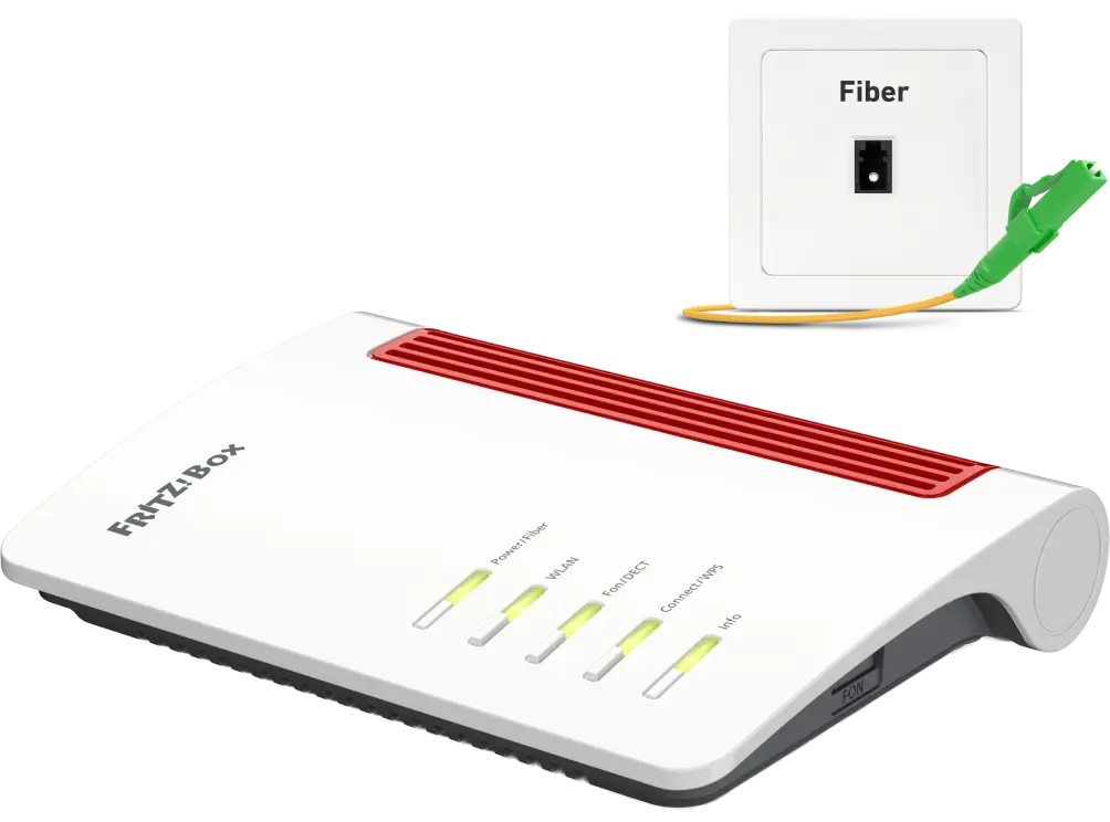 FRITZ!Box 5530 Fiber Router mit leuchtenden Status-LEDs, daneben eine Glasfaser-Wandsteckdose mit der Aufschrift „Fiber“ und ein gelbes Glasfaserkabel mit grünem Stecker.