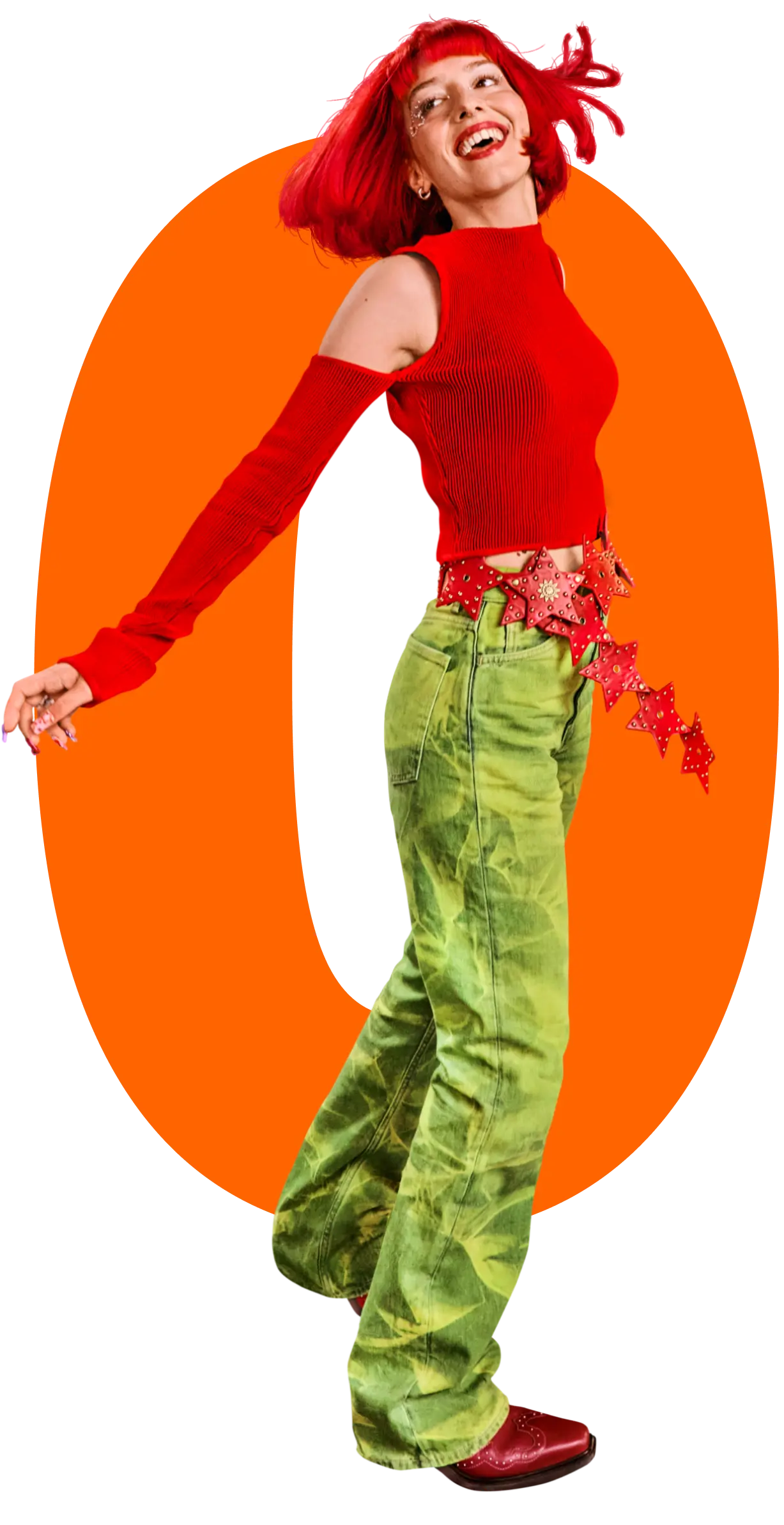 Lächelnde Person steht vor großer Null.