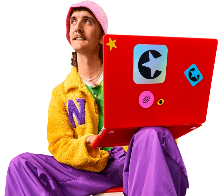 Eine Person hält einen roten Laptop mit congstar-Logo-Sticker und schaut fragend nach oben.