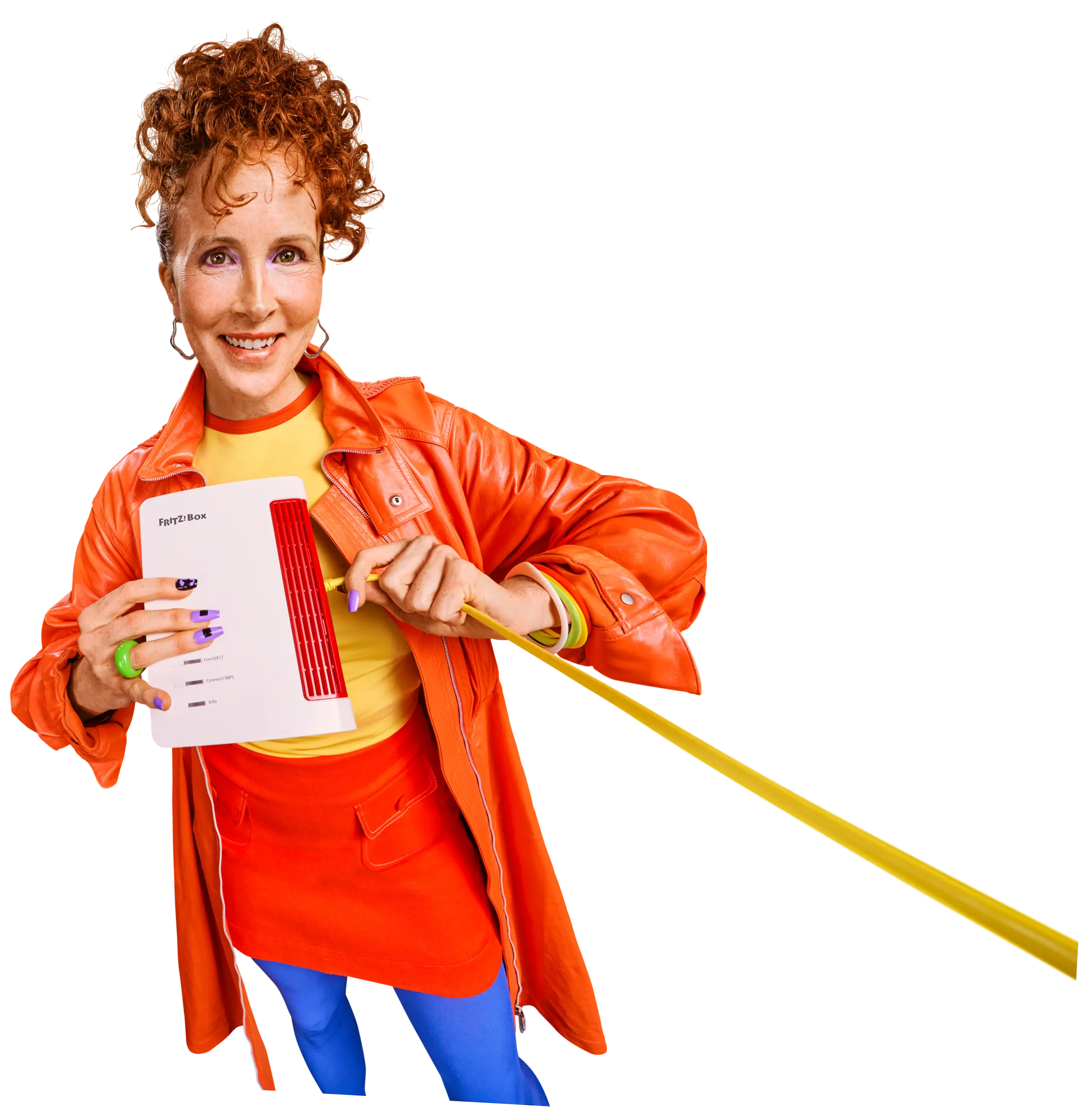 Person zeigt Fritz!Box.