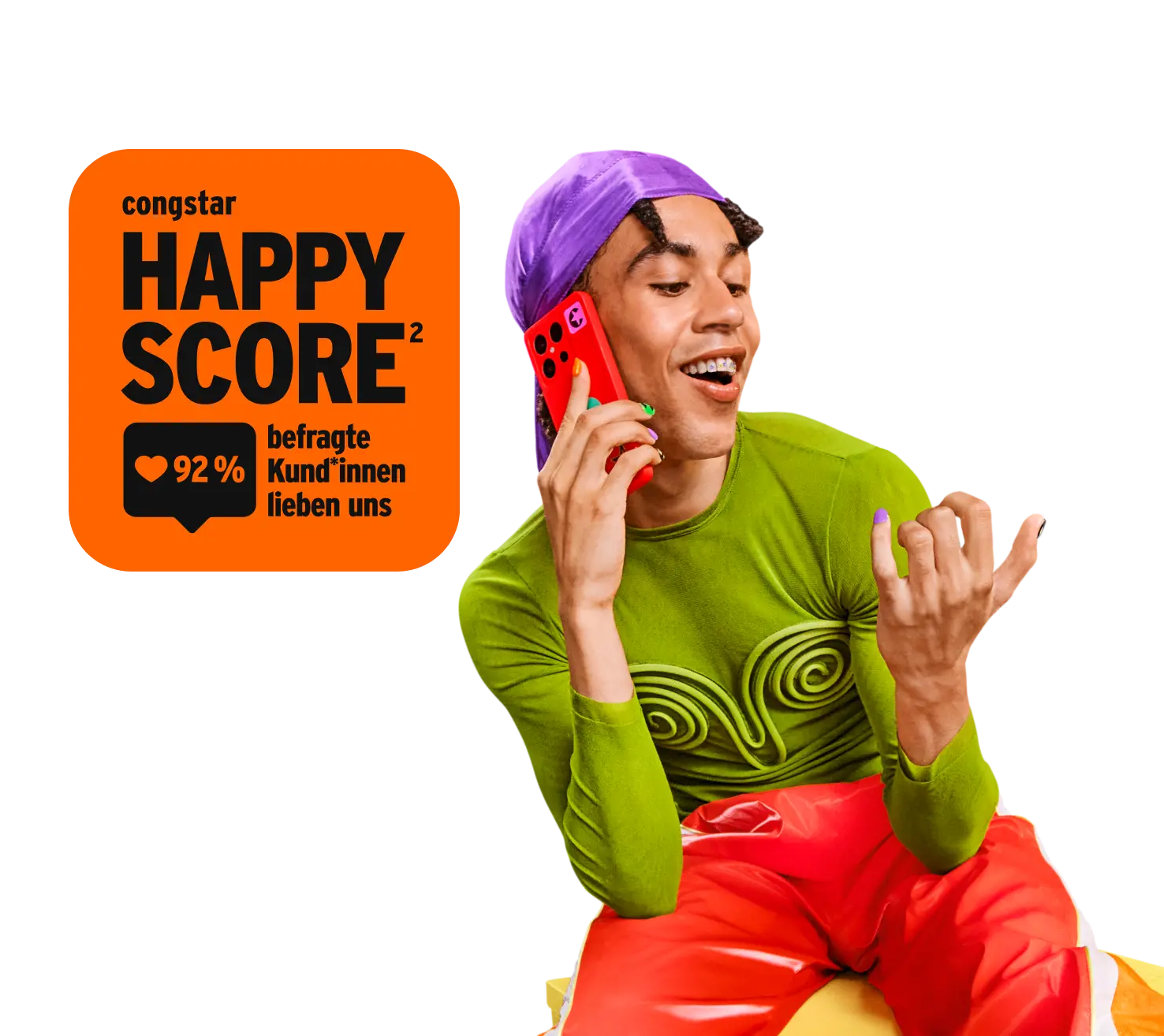 Das Bild zeigt links ein orangefarbenes Quadrat mit dem Text "congstar HAPPY SCORE*". Im Quadrat ist ein schwarzes Sprechblasensymbol mit einem Herz und "92% befragte Kund*innen lieben uns" zu sehen. Daneben ist eine Fußnote ² platziert.