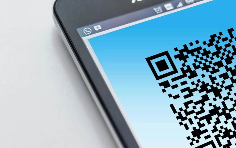 Handybildschirm mit Wlan-QR-Code